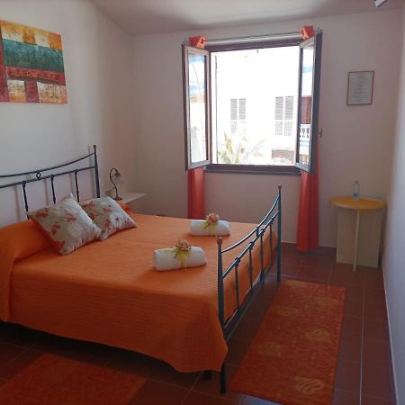 Ca' Margo Hotell Calasetta Rum bild