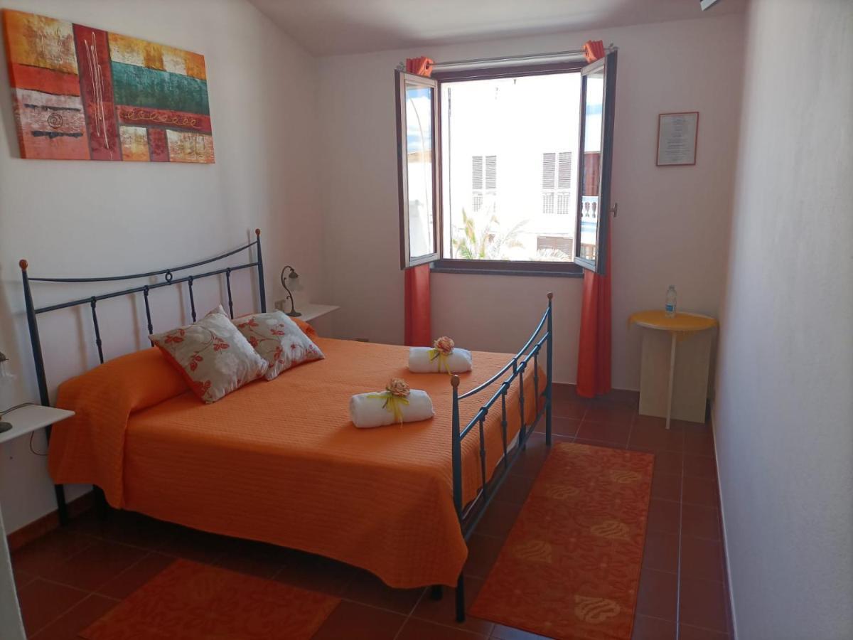 Ca' Margo Hotell Calasetta Rum bild